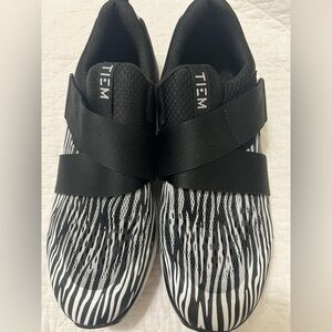 TIEM women’s cycling of shoes 9.5